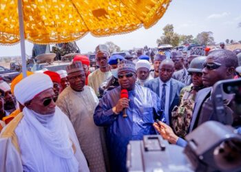 Governor Nasir Idris visits FMC Birnin Kebbi after bandit attack in Shanga